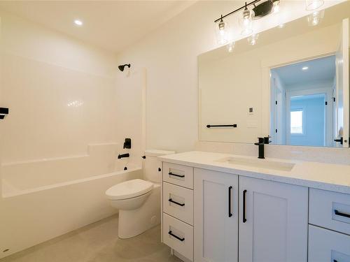 243 Dunbar Way, Parksville, BC - Indoor Photo Showing Bathroom