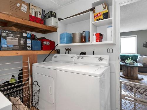 754 Christopher Rd, Campbell River, BC - Indoor Photo Showing Laundry Room