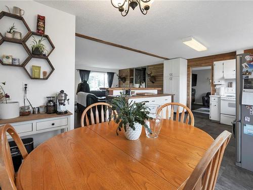 754 Christopher Rd, Campbell River, BC - Indoor Photo Showing Dining Room
