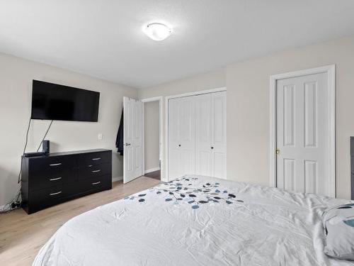 1110 Kamwood Place, Kamloops, BC - Indoor Photo Showing Bedroom