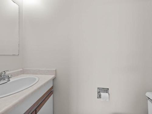 1110 Kamwood Place, Kamloops, BC - Indoor Photo Showing Bathroom