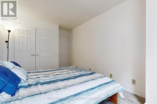 1112 - 711 Bay Street, Toronto, ON - Indoor Photo Showing Bedroom