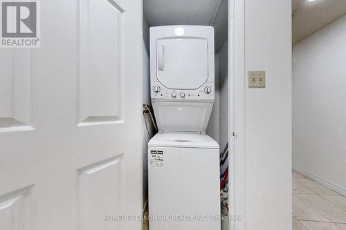 1112 - 711 Bay Street, Toronto, ON - Indoor Photo Showing Laundry Room