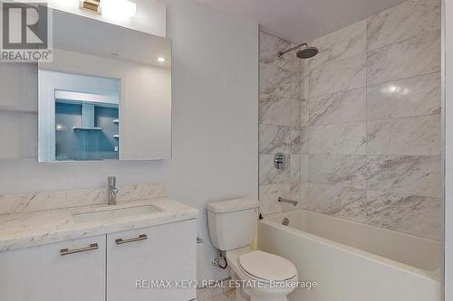 4510 - 2221 Yonge Street, Toronto, ON - Indoor Photo Showing Bathroom
