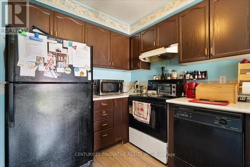 2 Old Colony Drive, Whitby, ON - Indoor Photo Showing Kitchen