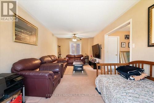 2 Old Colony Drive, Whitby, ON - Indoor Photo Showing Living Room