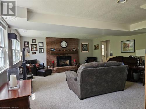 366 4Th Avenue, Hanover, ON - Indoor With Fireplace
