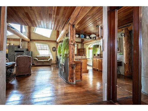 2026 Perrier Road, Nelson, BC - Indoor