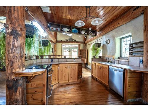 2026 Perrier Road, Nelson, BC - Indoor Photo Showing Kitchen With Double Sink