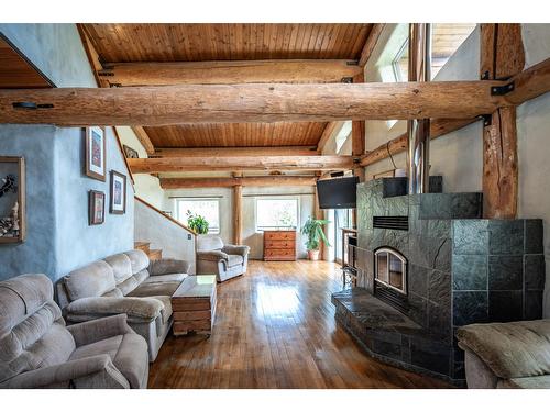 2026 Perrier Road, Nelson, BC - Indoor Photo Showing Living Room With Fireplace
