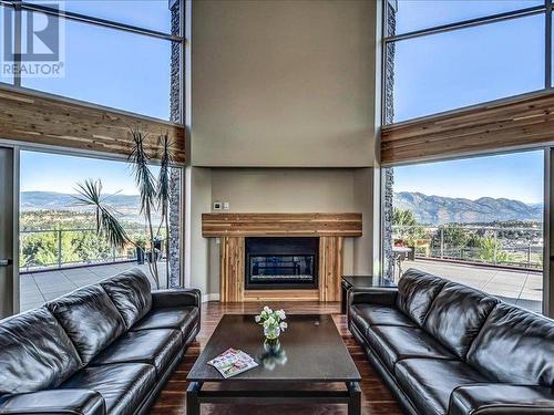 3229 Skyview Lane Unit# 309, West Kelowna, BC - Indoor Photo Showing Living Room With Fireplace