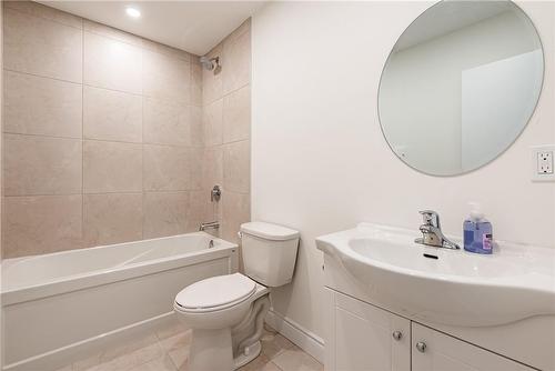 225 Stewartdale Avenue, Hamilton, ON - Indoor Photo Showing Bathroom