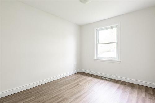 225 Stewartdale Avenue, Hamilton, ON - Indoor Photo Showing Other Room