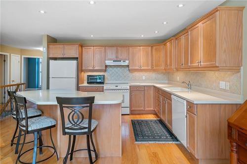556 King Street|Unit #16, Niagara-On-The-Lake, ON - Indoor Photo Showing Kitchen
