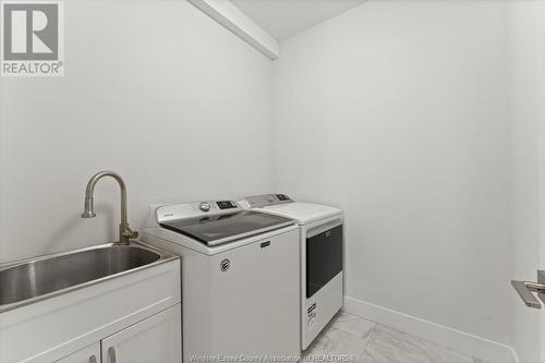 1252 D'Amore Drive, Lasalle, ON - Indoor Photo Showing Laundry Room