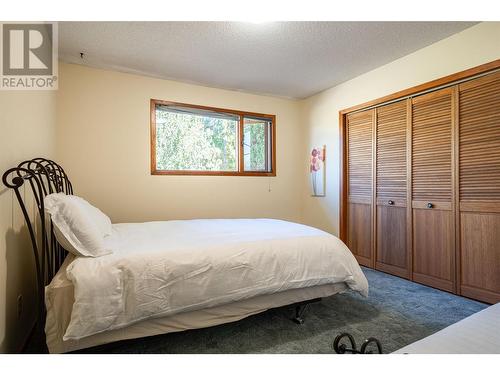 13710 Ponderosa Way, Coldstream, BC - Indoor Photo Showing Bedroom