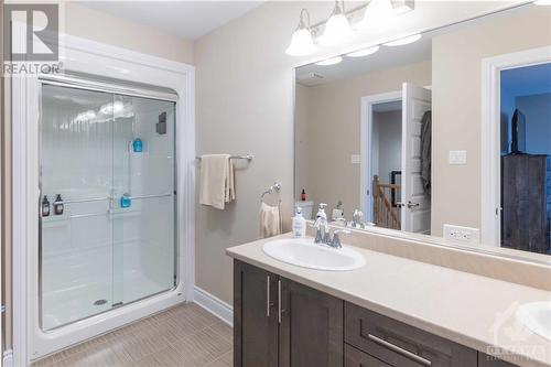 2361 Marble Crescent, Rockland, ON - Indoor Photo Showing Bathroom