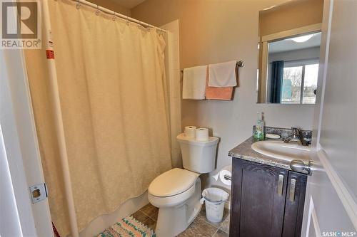 401 1501 15Th Street E, Prince Albert, SK - Indoor Photo Showing Bathroom