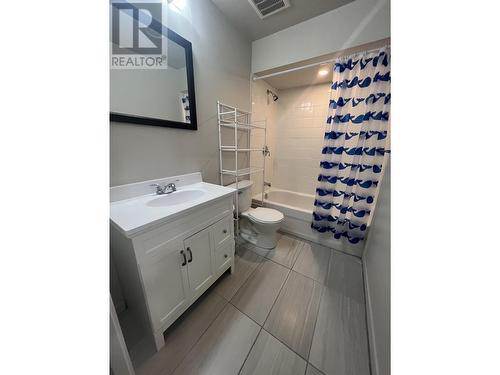 Lower 10500 Jackson Road, Maple Ridge, BC - Indoor Photo Showing Bathroom
