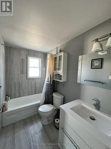 33 - 60 Elmsdale Drive, Kitchener, ON - Indoor Photo Showing Bathroom