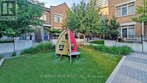 129 - 383 Prince Of Wales Drive, Mississauga, ON - Outdoor