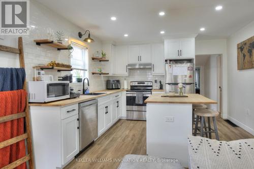 43 Elizabeth Street, St. Thomas, ON - Indoor Photo Showing Kitchen With Stainless Steel Kitchen