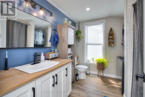 43 Elizabeth Street, St. Thomas, ON - Indoor Photo Showing Bathroom