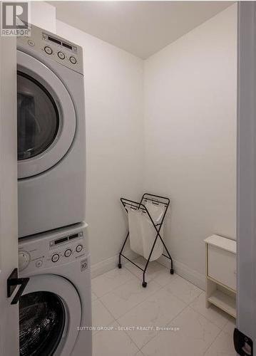 27 - 3900 Savoy Street, London, ON - Indoor Photo Showing Laundry Room