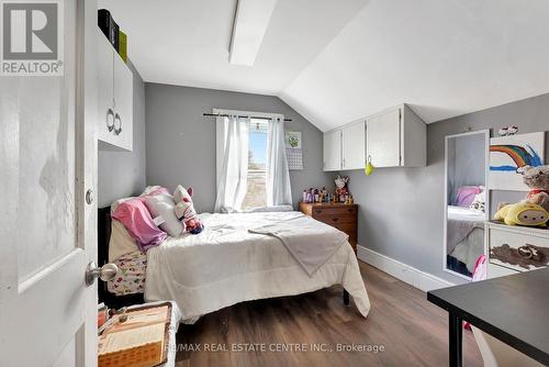 1225 Queenston Road, Cambridge, ON - Indoor Photo Showing Bedroom