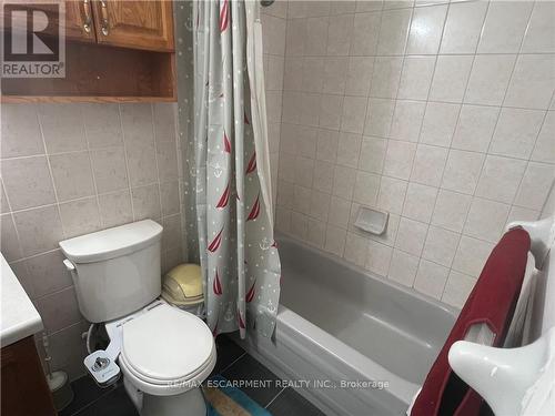 505 Berkindale Drive, Hamilton, ON - Indoor Photo Showing Bathroom