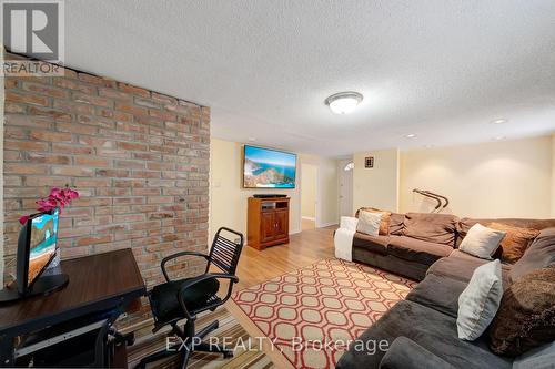 5 Rapallo Dr, Hamilton, ON - Indoor Photo Showing Other Room