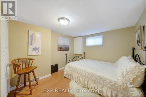 5 Rapallo Drive, Hamilton, ON - Indoor Photo Showing Bedroom