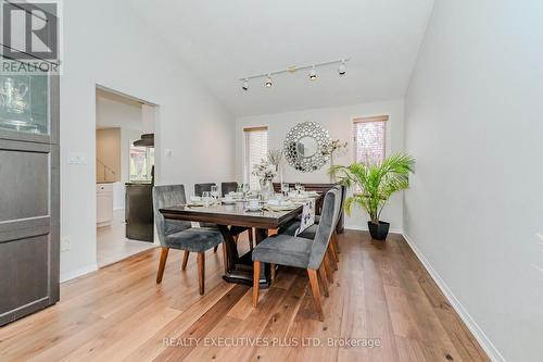 14 Cranberry Court, Guelph, ON - Indoor Photo Showing Dining Room