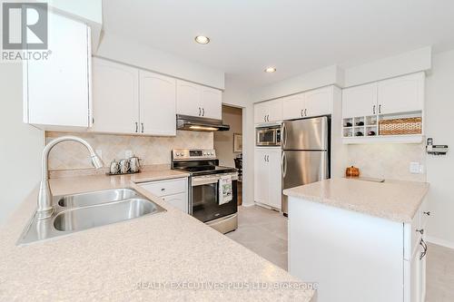 14 Cranberry Court, Guelph, ON - Indoor Photo Showing Kitchen With Double Sink With Upgraded Kitchen