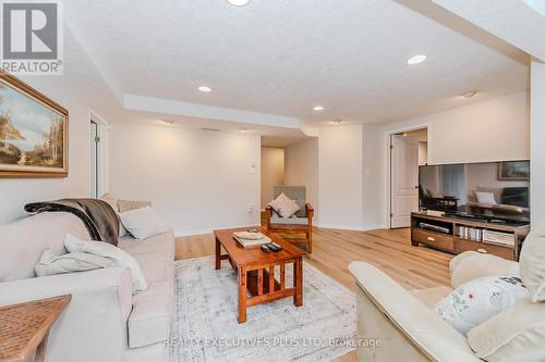14 Cranberry Court, Guelph, ON - Indoor Photo Showing Living Room