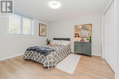 14 Cranberry Court, Guelph, ON - Indoor Photo Showing Bedroom