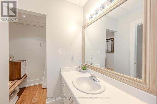 1627 Houston Avenue, Innisfil, ON - Indoor Photo Showing Bathroom