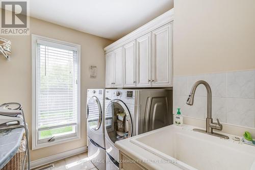 1 Tannery Crt, Richmond Hill, ON - Indoor Photo Showing Laundry Room