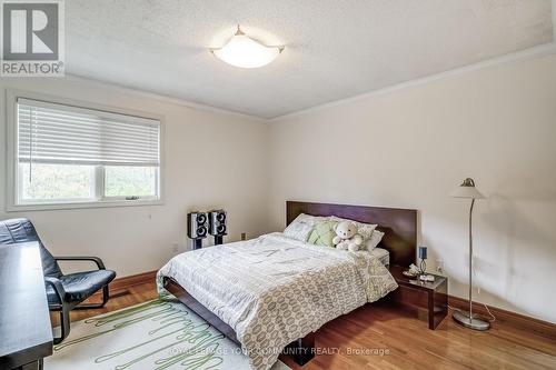 1 Tannery Crt, Richmond Hill, ON - Indoor Photo Showing Bedroom