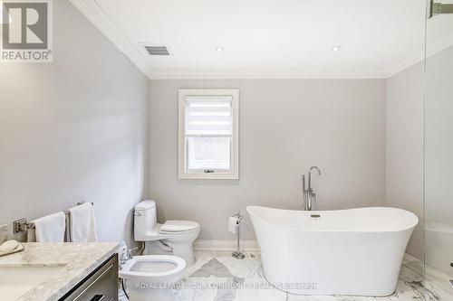 1 Tannery Crt, Richmond Hill, ON - Indoor Photo Showing Bathroom
