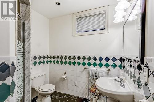 1 Tannery Crt, Richmond Hill, ON - Indoor Photo Showing Bathroom