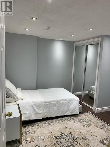 4499 Glen Erin Drive, Mississauga (Central Erin Mills), ON - Indoor Photo Showing Bedroom