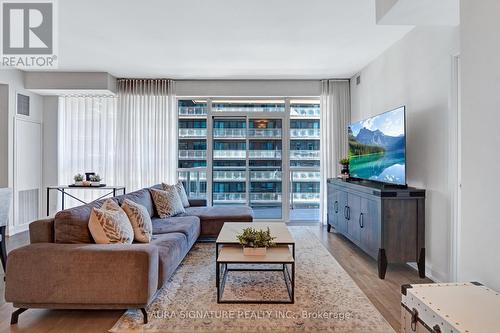 901 - 110 Marine Parade Drive, Toronto, ON - Indoor Photo Showing Living Room