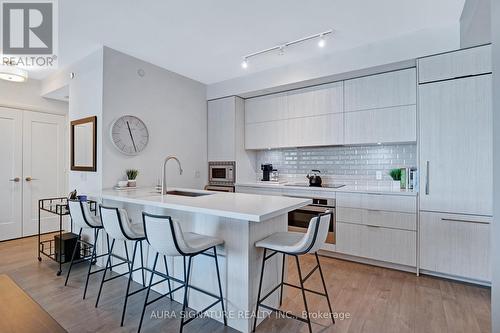 901 - 110 Marine Parade Drive, Toronto, ON - Indoor Photo Showing Kitchen With Upgraded Kitchen