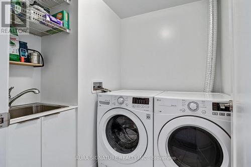 901 - 110 Marine Parade Drive, Toronto, ON - Indoor Photo Showing Laundry Room