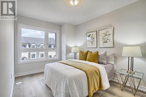 1357 Kobzar Drive, Oakville, ON - Indoor Photo Showing Bedroom