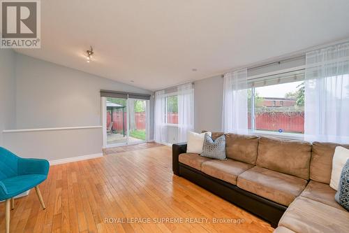 25 Parkchester Road, Toronto, ON - Indoor Photo Showing Living Room