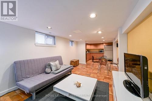 25 Parkchester Road, Toronto, ON - Indoor