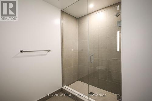 1119 - 270 Dufferin Street, Toronto, ON - Indoor Photo Showing Bathroom