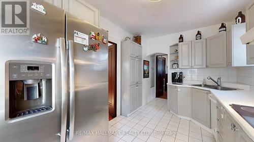 20 Riverview Gardens, Toronto, ON - Indoor Photo Showing Kitchen With Double Sink